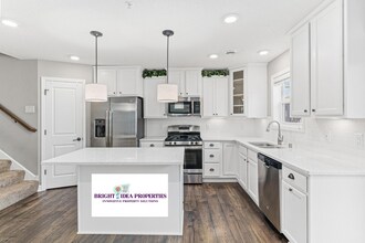 3339 Lakewood Trl in Woodbury, MN - Building Photo - Building Photo