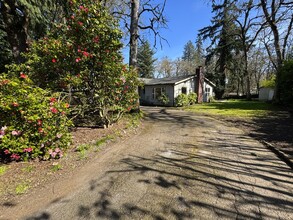 1385 Hammock St in Eugene, OR - Building Photo - Building Photo