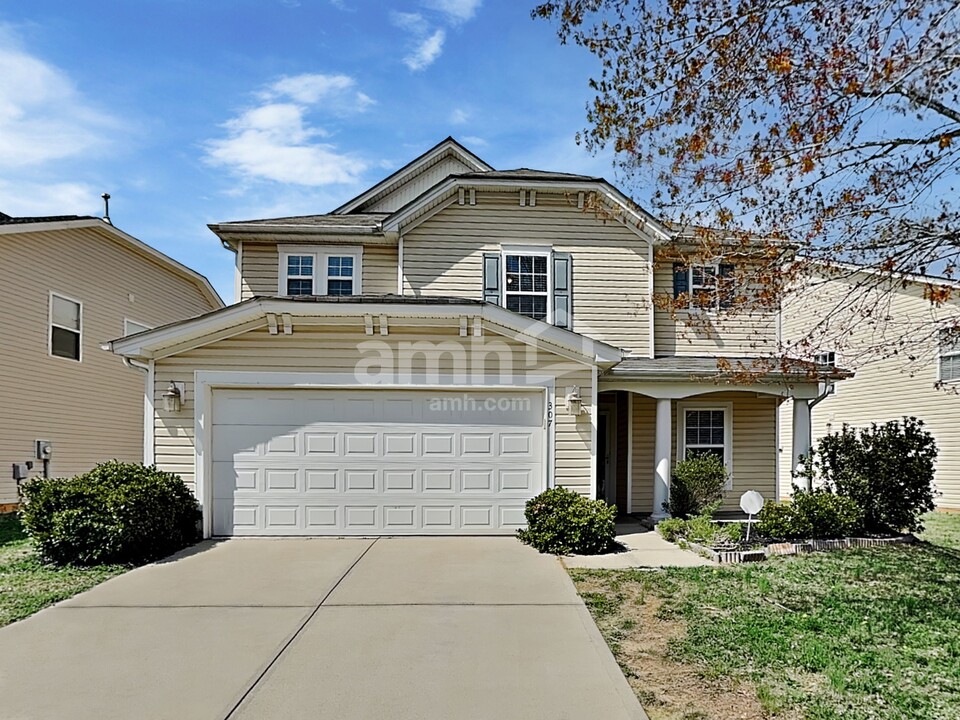 307 Lameshur Ln in Monroe, NC - Building Photo
