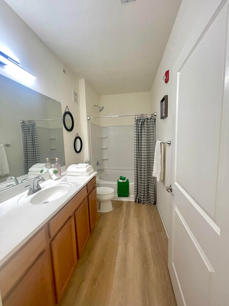 Villages at Lake Silvercote Apartments in Wentzville, MO