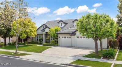 10803 Whitburn St in Bakersfield, CA - Building Photo - Building Photo