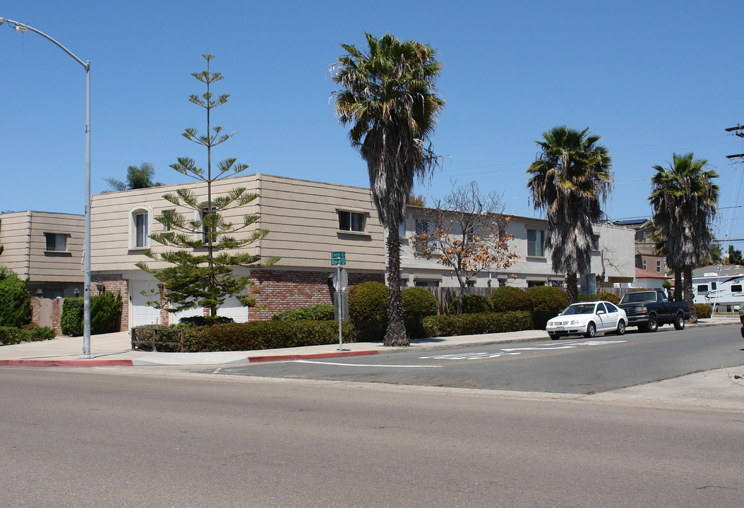 1180-1190 Grand Ave in San Diego, CA - Building Photo