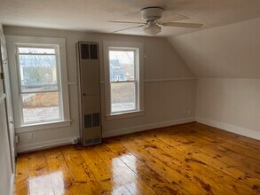 47 Union St, Unit Apt 1 in Farmington, NH - Building Photo - Building Photo