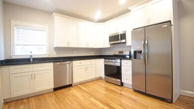 1433 Cambridge St, Unit 1A in Cambridge, MA - Building Photo - Building Photo