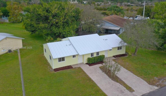 property at 4667 SE Salvatori Rd