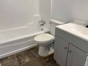 3 Central Park Ct in Newnan, GA - Building Photo - Building Photo