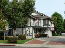 2559 Elden Ave Apartments