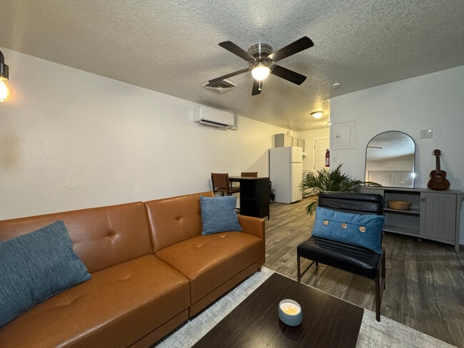 652 Vancouver Rd SE in Rio Rancho, NM - Foto de edificio - Building Photo