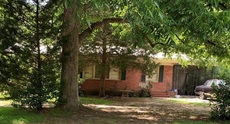 102 Roberts St in Dothan, AL - Building Photo