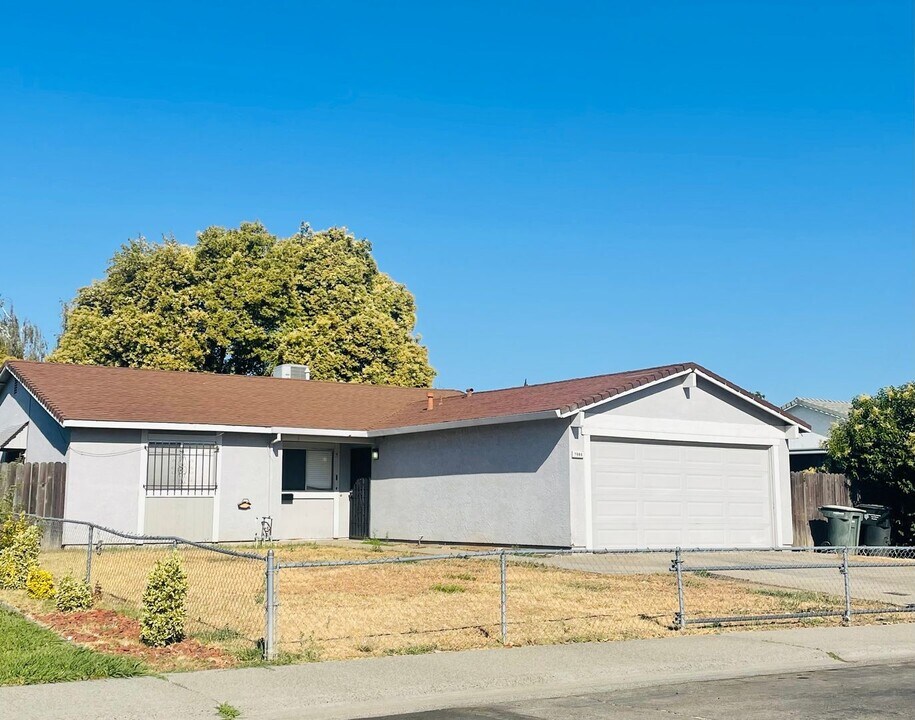 7944 Richion Dr in Sacramento, CA - Building Photo