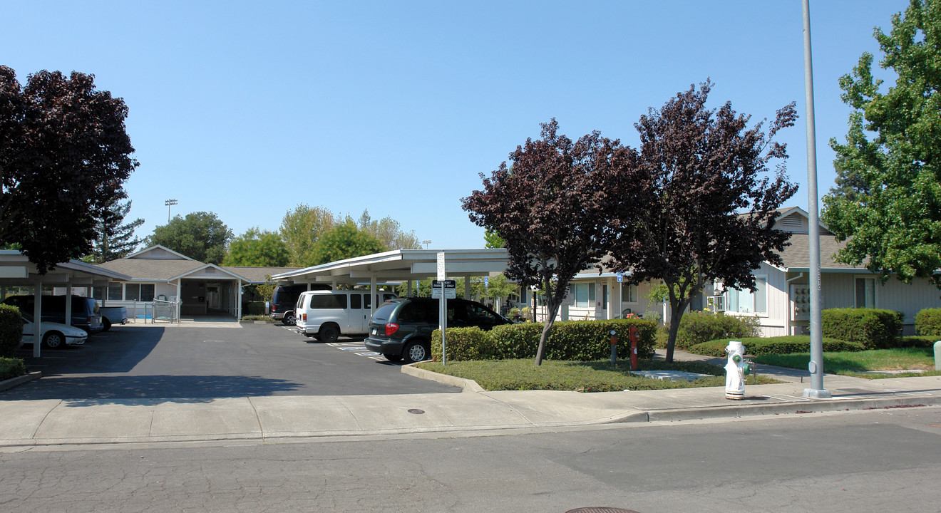 Grosman Apartments in Santa Rosa, CA - Building Photo