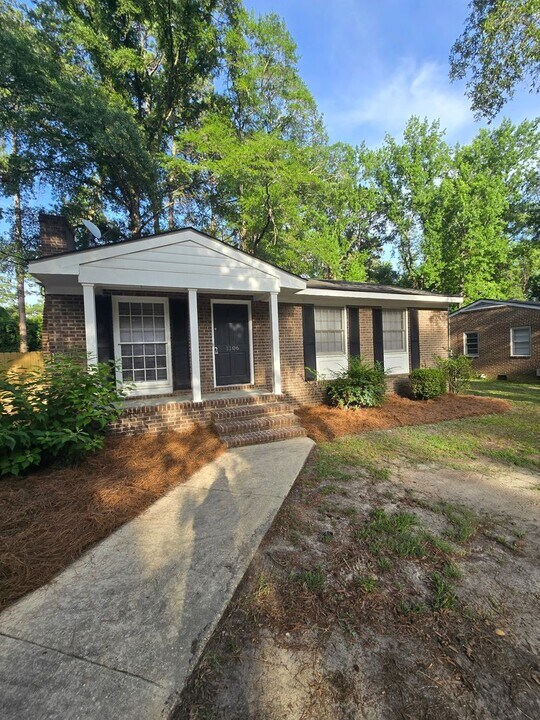1106 Sherwood Dr in Florence, SC - Building Photo