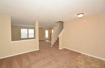 19560 Tradewinds Dr in Noblesville, IN - Foto de edificio - Building Photo