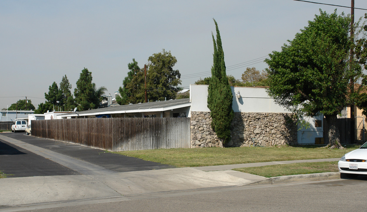 14211-14217 Locust St in Westminster, CA - Building Photo