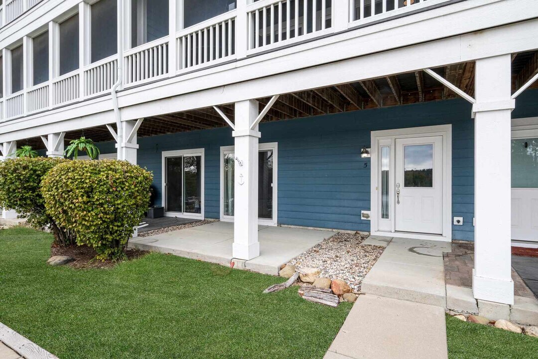 5 River Row in Ottawa, IL - Building Photo