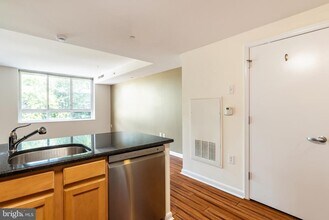 355 I St SW in Washington, DC - Building Photo - Building Photo
