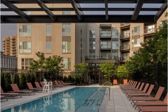 Atwell on Spring in Silver Spring, MD - Foto de edificio - Building Photo