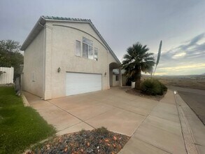 825 Lava Pointe Dr in Saint George, UT - Building Photo - Building Photo