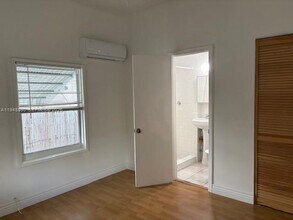 752 NW 24th Ct in Miami, FL - Building Photo - Building Photo