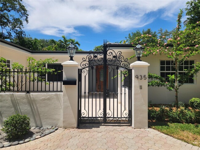 property at 935 Alfonso Ave