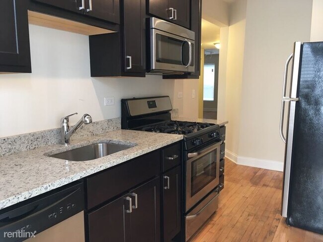 1108 W Balmoral Ave in Chicago, IL - Building Photo - Building Photo