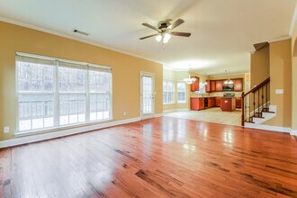 4354 Donna Way in Stonecrest, GA - Foto de edificio - Building Photo