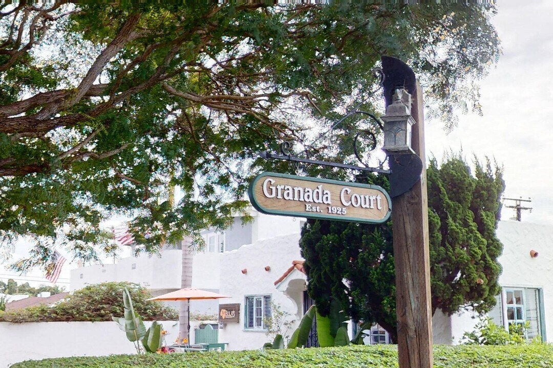 954-954 C Ave in Coronado, CA - Building Photo