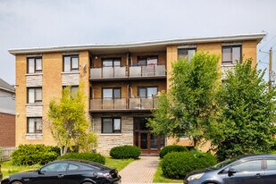 3945 De La Seine Rue in Laval, QC - Building Photo