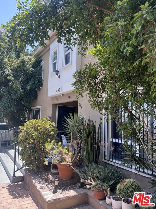 247 S Catalina St in Los Angeles, CA - Building Photo - Building Photo