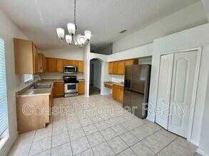 5625 Grindstone Loop in Zephyrhills, FL - Building Photo - Building Photo