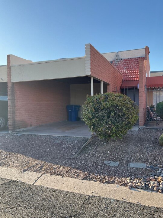 9478 E Golden W St in Tucson, AZ - Building Photo