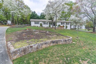 194 Melanie Ln in Woodstock, GA - Building Photo - Building Photo