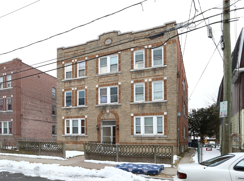 26 Dorothy St in Hartford, CT - Building Photo