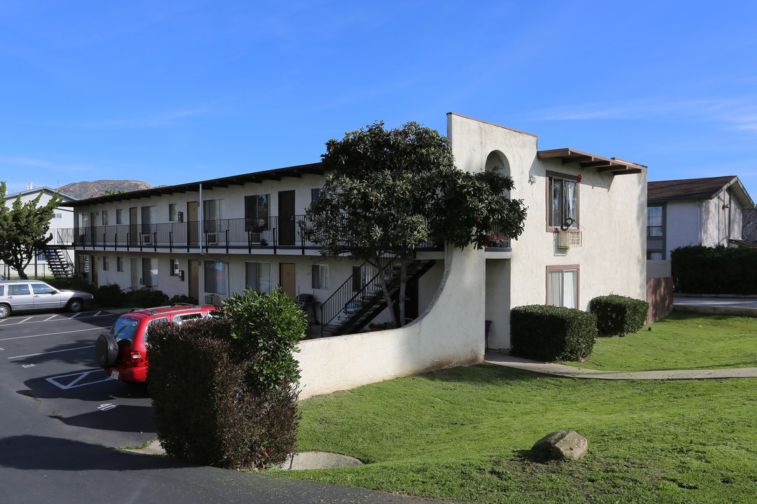 Lakeshore Villa Apartments in Lakeside, CA - Building Photo