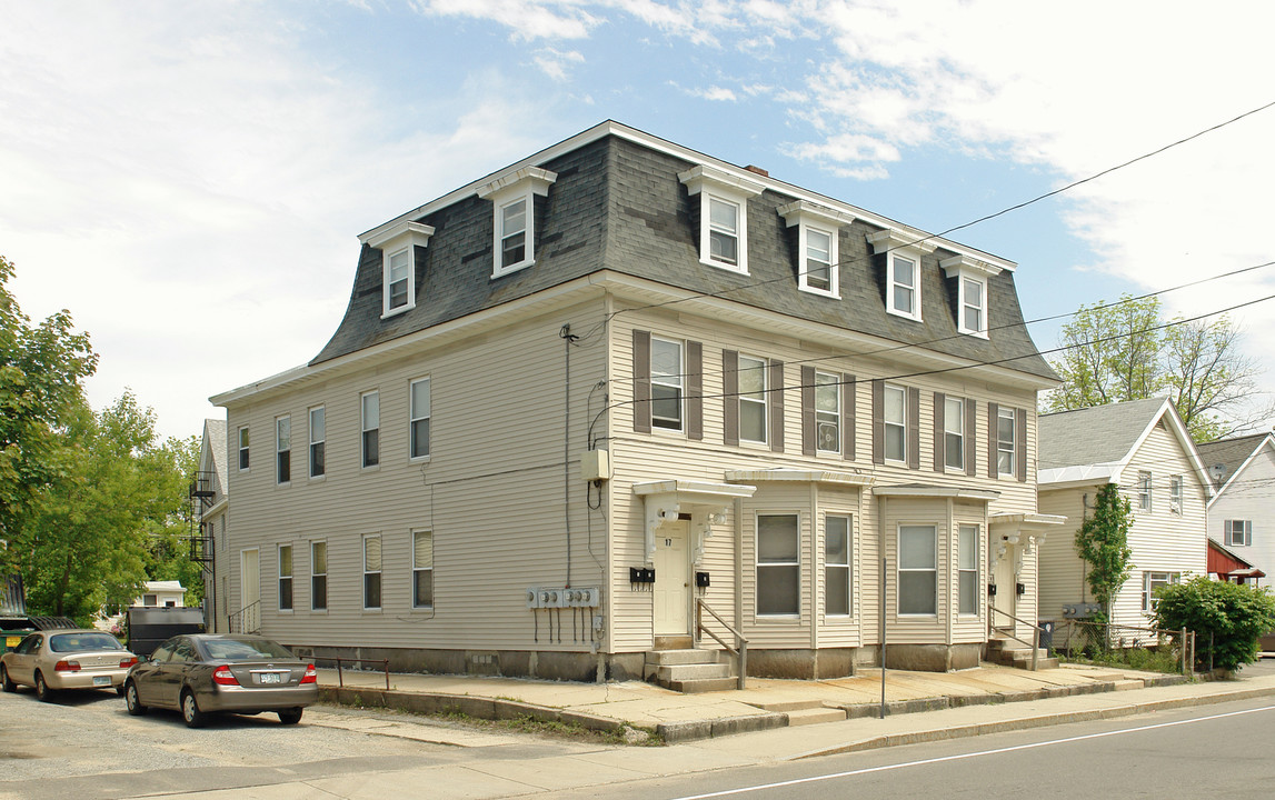 15-17 E Pearl St in Nashua, NH - Building Photo