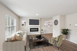 356 Ember Dr in Waukee, IA - Building Photo - Building Photo