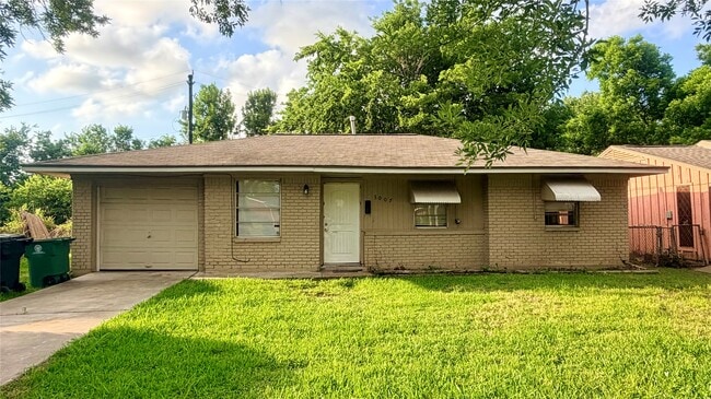property at 3007 Akard St