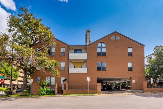property at 2905 Swisher St