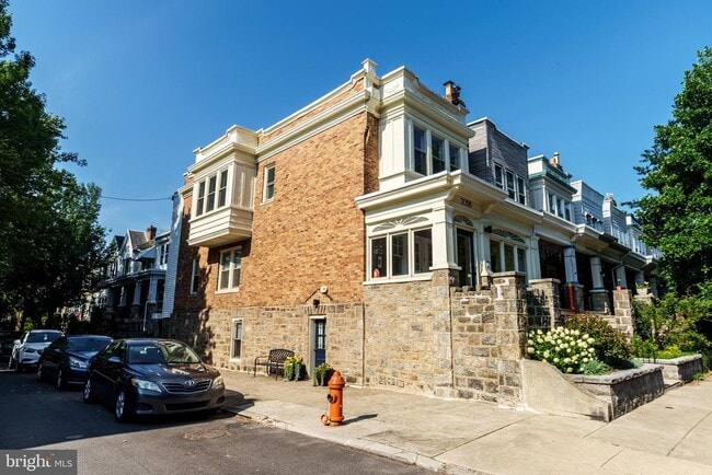2058 Poplar St in Philadelphia, PA - Building Photo - Building Photo