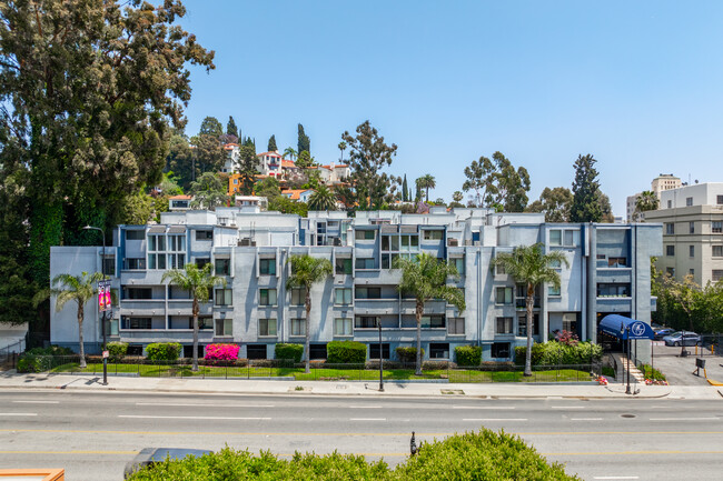 1940 N Highland Ave in Los Angeles, CA - Building Photo - Building Photo