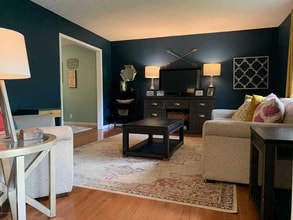 2104 Terriwood Ct in Louisville, KY - Foto de edificio - Building Photo