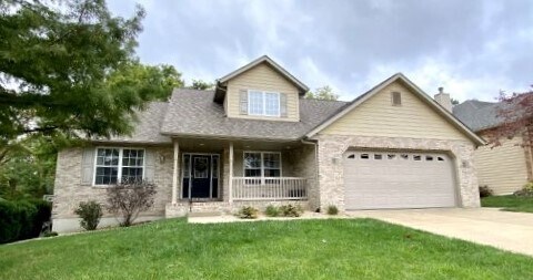 500 Monticello Pl in Edwardsville, IL - Building Photo