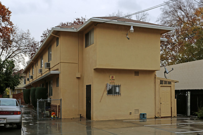 1228 T St in Sacramento, CA - Foto de edificio - Building Photo