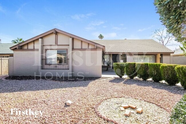 property at 2733 E Larkspur Dr