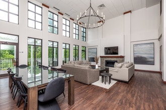 Riverview Place in Cedar Rapids, IA - Foto de edificio - Interior Photo