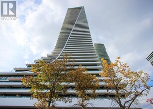 30-5930 Shore Breeze Dr in Toronto, ON - Building Photo - Building Photo