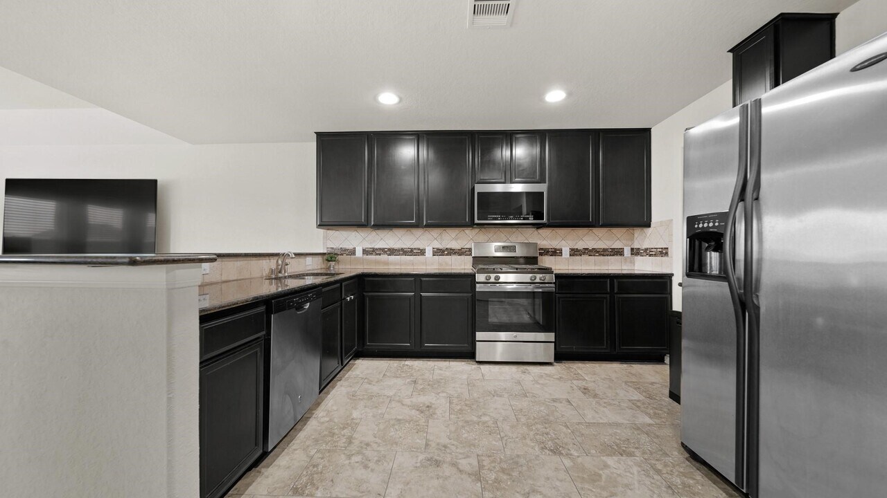 9990 Chimney Swift Ln in Conroe, TX - Building Photo