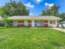 1110 Wycliff Dr in Garland, TX - Building Photo