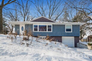 5728 Xerxes Ave S in Edina, MN - Building Photo