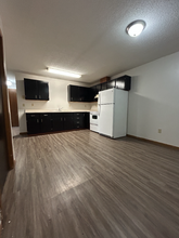 103 Cottonwood Ave N-Unit -3 in Thief River Falls, MN - Building Photo - Building Photo